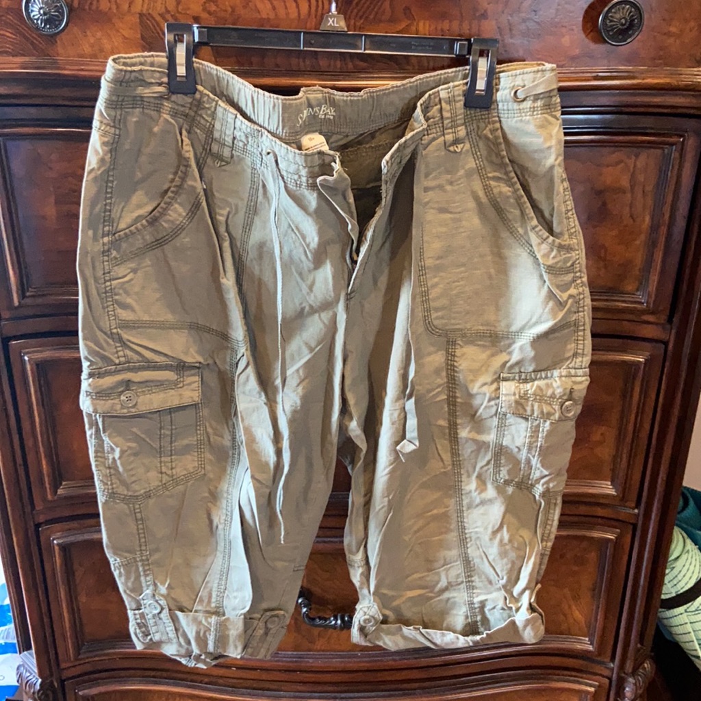 Sr Johns Brand New Crop Light Green Shorts Size 18